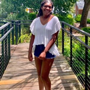 Meet your Posher, Olivia